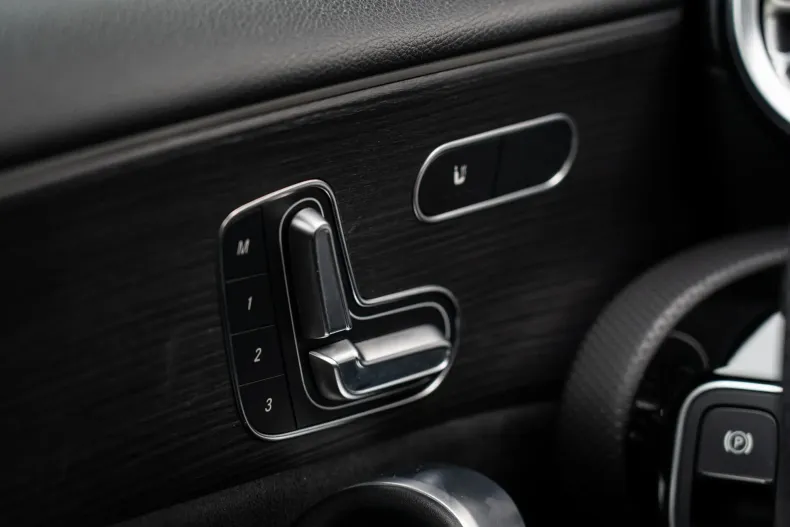 Mercedes-Benz A 250 (Clasa A) din 2023 cu 35.703 km - oferta MER190362 - foto 18