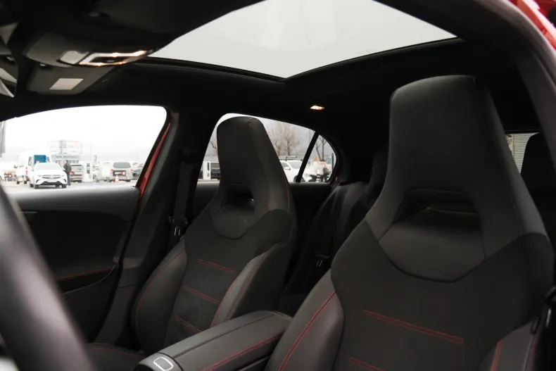 Mercedes-Benz A 250 (Clasa A) din 2023 cu 35.703 km - oferta MER190362 - foto 28