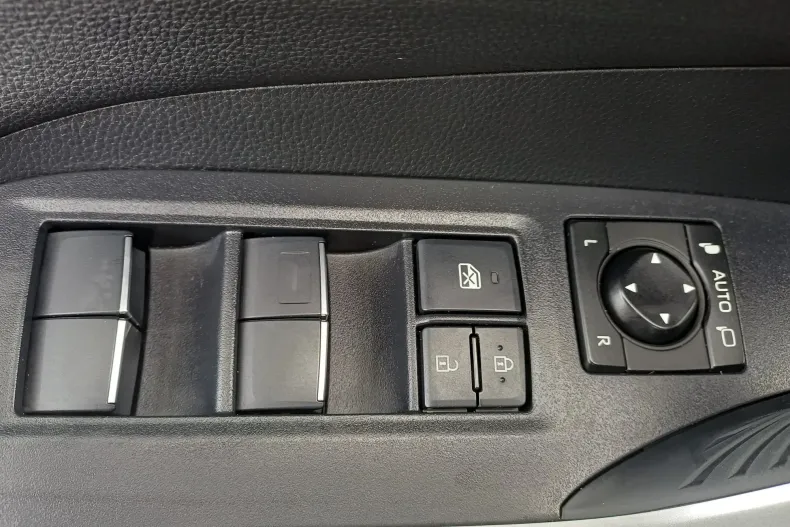 Toyota RAV4 din 2021 cu 66.155 km - oferta TOY190402 - foto 12