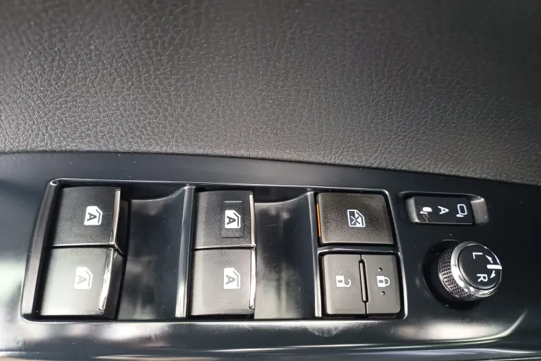 Toyota Camry din 2020 cu 71.500 km - oferta TOY190434 - foto 12