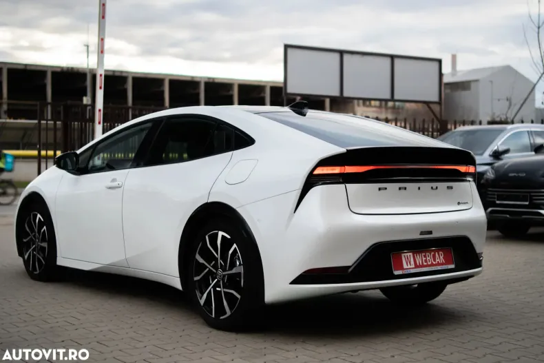 Toyota Prius din 2023 cu 17.070 km - oferta TOY190464 - foto 4