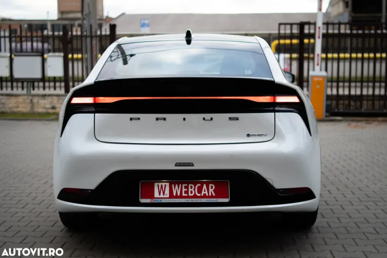 Toyota Prius din 2023 cu 17.070 km - oferta TOY190464 - foto 5