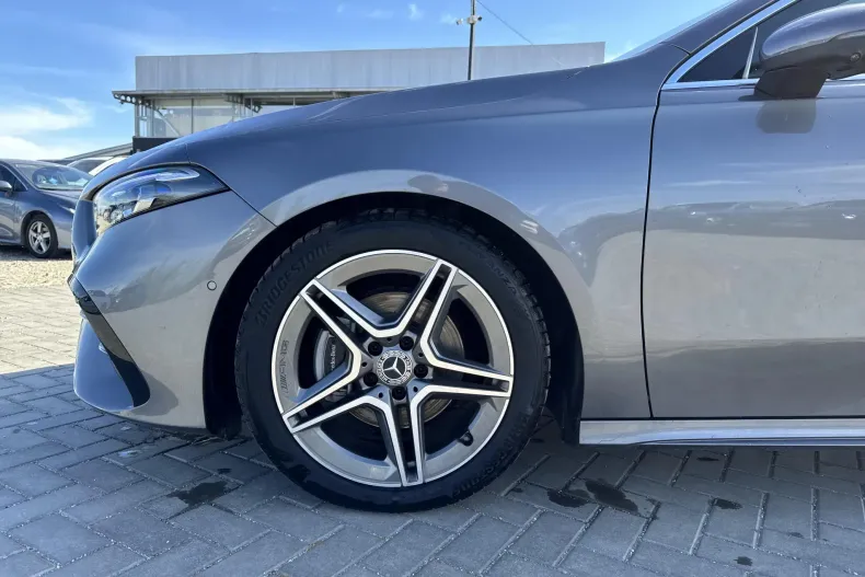 Mercedes-Benz A 200 (Clasa A) din 2023 cu 3.900 km - oferta MER190664 - foto 16
