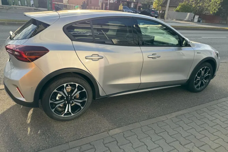 Ford Focus din 2024 cu 3.113 km - oferta FOR190691 - foto 8