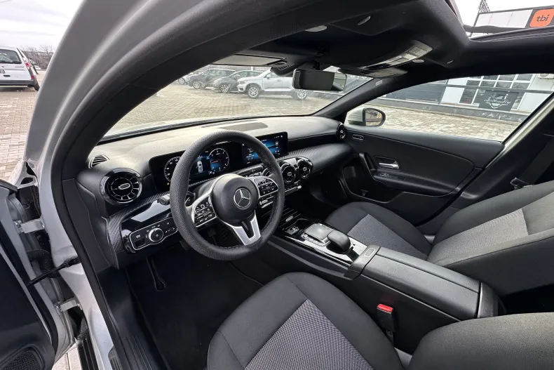 Mercedes-Benz A 200 (Clasa A) din 2020 cu 124.838 km - oferta MER191158 - foto 11