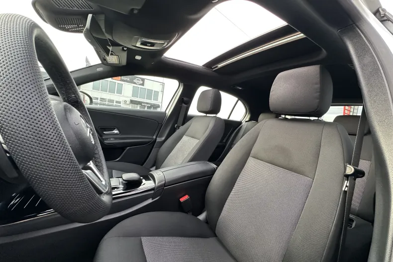 Mercedes-Benz A 200 (Clasa A) din 2020 cu 124.838 km - oferta MER191158 - foto 13