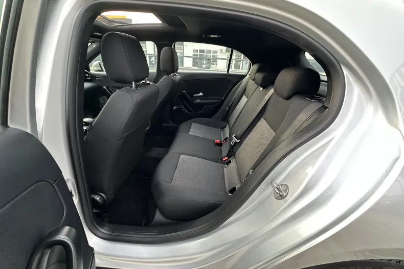 Mercedes-Benz A 200 (Clasa A) din 2020 cu 124.838 km - oferta MER191158 - foto 20