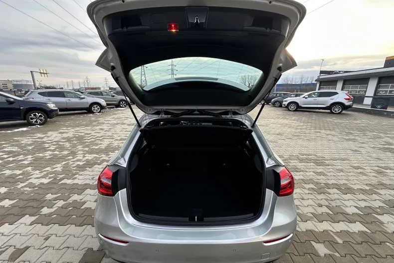 Mercedes-Benz A 200 (Clasa A) din 2020 cu 124.838 km - oferta MER191158 - foto 21