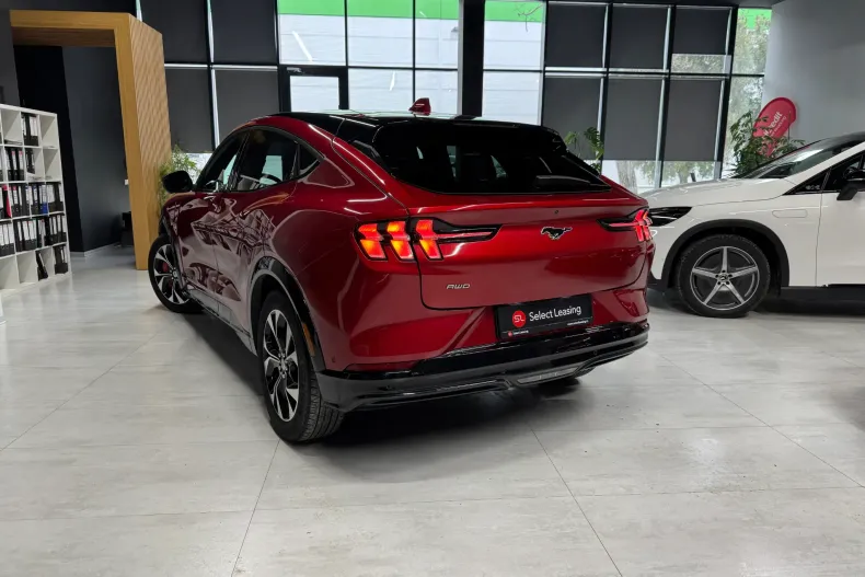 Ford Mustang Mach-E din 2022 cu 111.525 km - oferta FOR191162 - foto 4