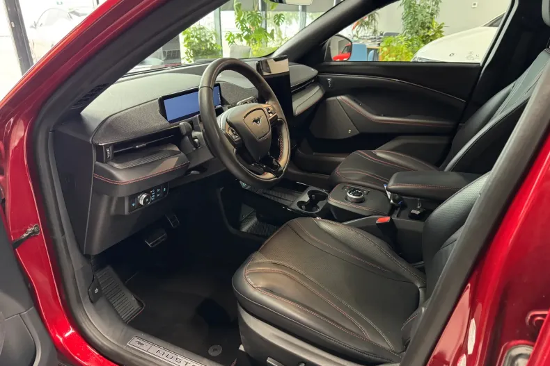 Ford Mustang Mach-E din 2022 cu 111.525 km - oferta FOR191162 - foto 5