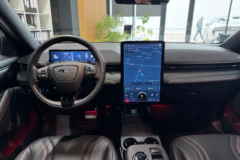 Ford Mustang Mach-E din 2022 cu 111.525 km - oferta FOR191162 - foto 19