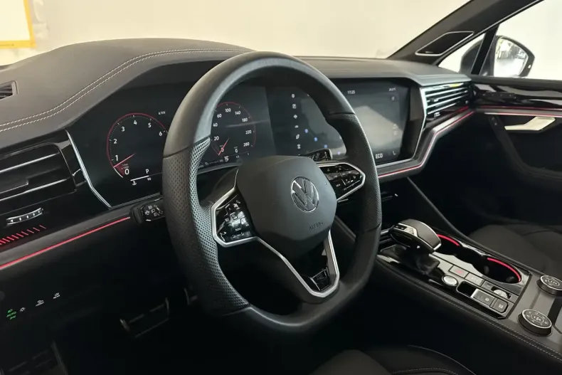 Volkswagen Touareg din 2024 cu 39.300 km - oferta VOL191172 - foto 9