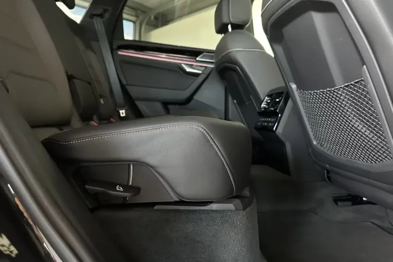 Volkswagen Touareg din 2024 cu 39.300 km - oferta VOL191172 - foto 14