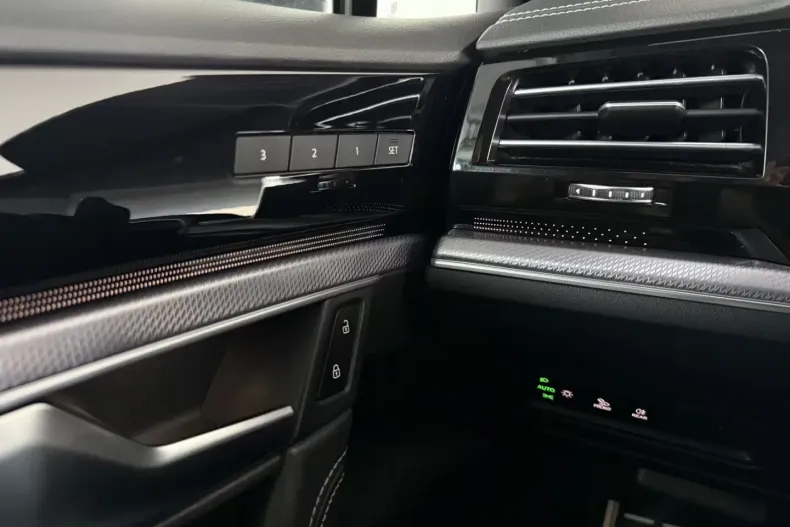 Volkswagen Touareg din 2022 cu 64.500 km - oferta VOL191173 - foto 26