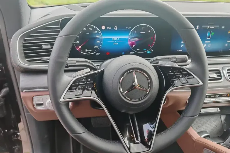 Mercedes-Benz GLE 450 (Clasa GLE) din 2025 cu 5.000 km - oferta MER191183 - foto 5