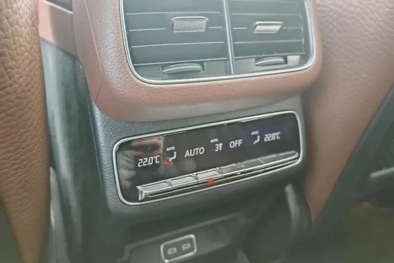 Mercedes-Benz GLE 450 (Clasa GLE) din 2025 cu 5.000 km - oferta MER191183 - foto 6