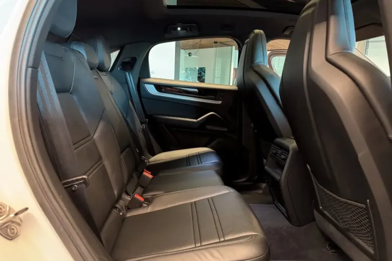 Porsche Cayenne din 2024 cu 36.600 km - oferta POR191187 - foto 20