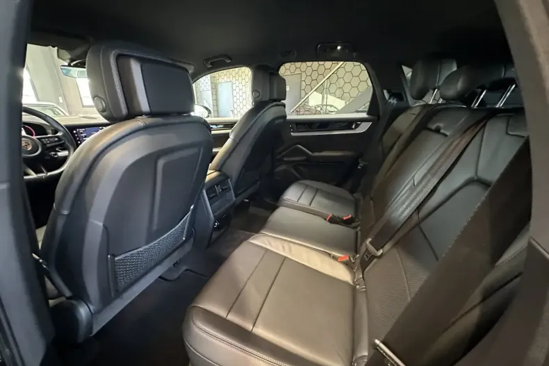 Porsche Cayenne din 2023 cu 72.900 km - oferta POR191188 - foto 16