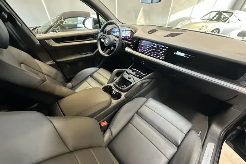 Porsche Cayenne din 2023 cu 72.900 km - oferta POR191188 - foto 23