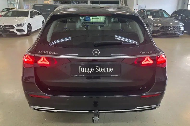 Mercedes-Benz E 300 (Clasa E) din 2024 cu 35.543 km - oferta MER191193 - foto 6