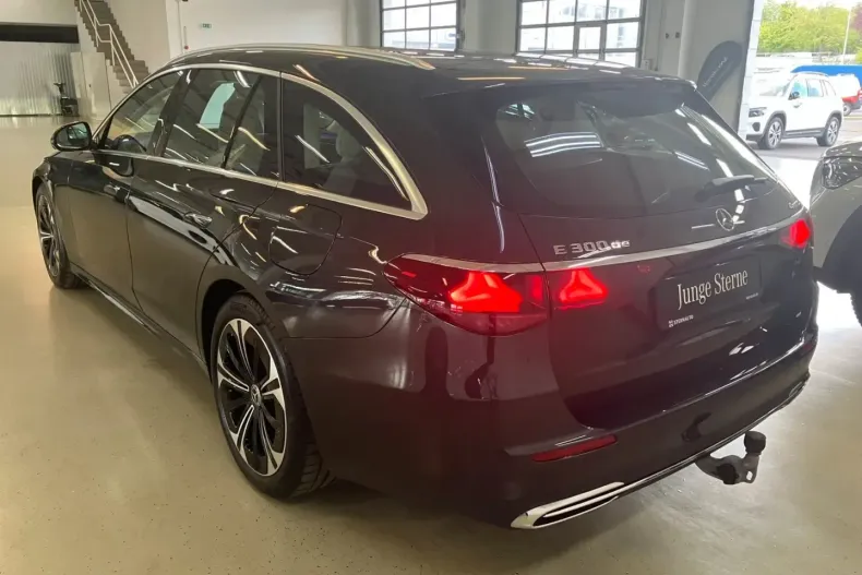 Mercedes-Benz E 300 (Clasa E) din 2024 cu 35.543 km - oferta MER191193 - foto 8