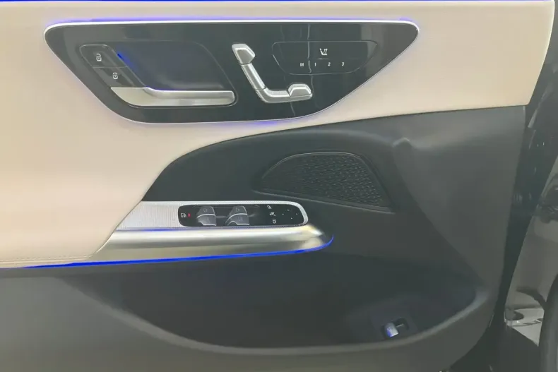 Mercedes-Benz E 300 (Clasa E) din 2024 cu 35.543 km - oferta MER191193 - foto 13