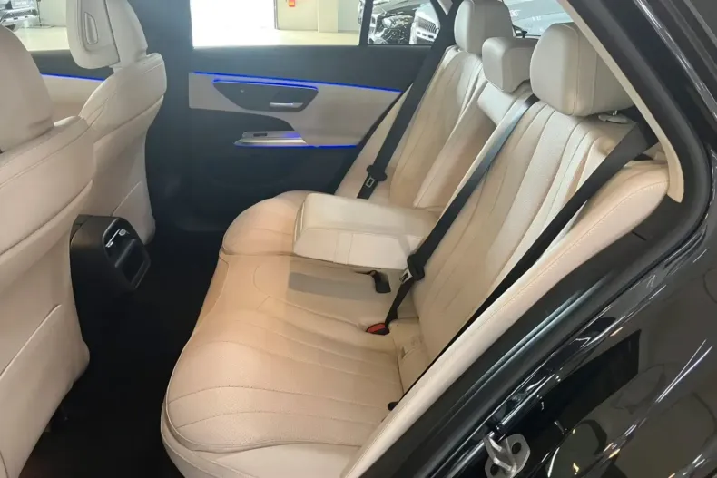 Mercedes-Benz E 300 (Clasa E) din 2024 cu 35.543 km - oferta MER191193 - foto 17