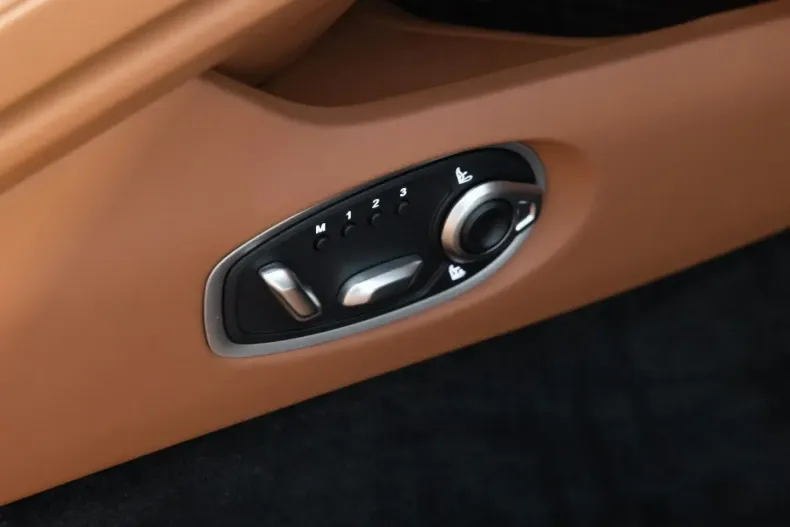 Aston Martin DB12 din 2025 cu 8.390 km - oferta AST191199 - foto 27