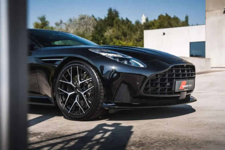 Aston Martin DB12 din 2025 cu 2.050 km - oferta AST191201 - foto 4