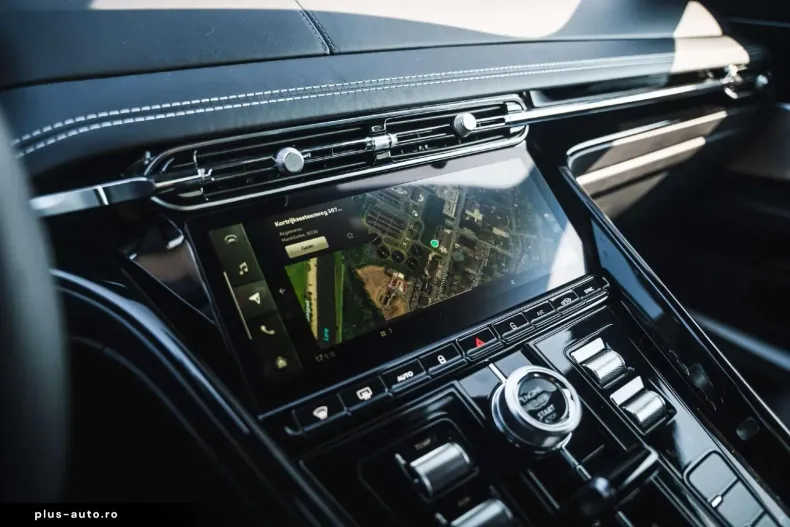 Aston Martin DB12 din 2025 cu 2.050 km - oferta AST191201 - foto 16