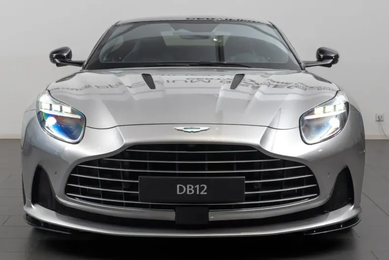 Aston Martin DB12 din 2025 cu 9.500 km - oferta AST191203 - foto 1