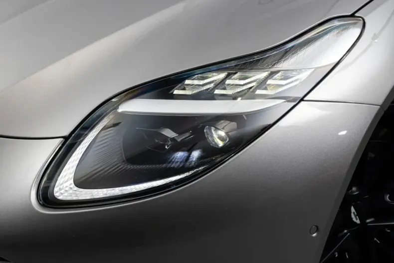 Aston Martin DB12 din 2025 cu 9.500 km - oferta AST191203 - foto 5