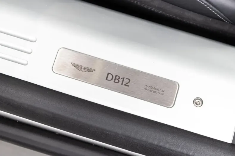 Aston Martin DB12 din 2025 cu 9.500 km - oferta AST191203 - foto 17