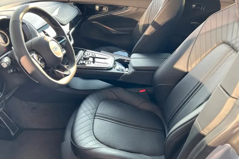 Aston Martin DBX din 2025 cu 4.500 km - oferta AST191204 - foto 11