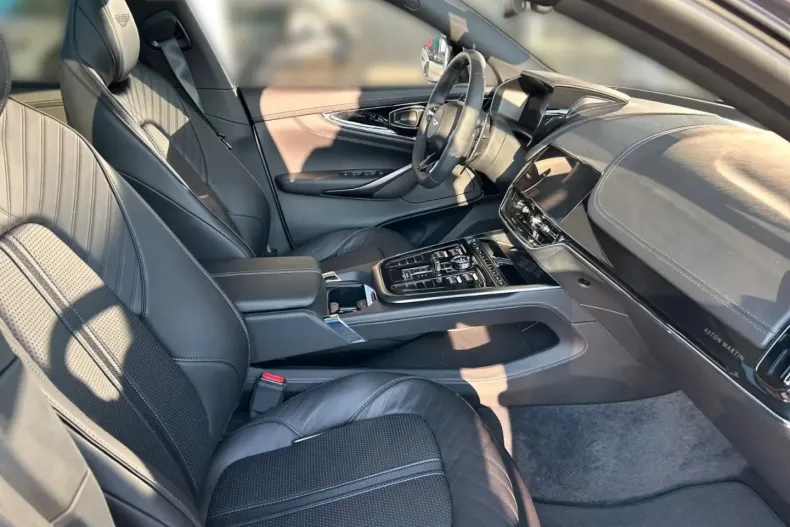 Aston Martin DBX din 2025 cu 4.500 km - oferta AST191204 - foto 13