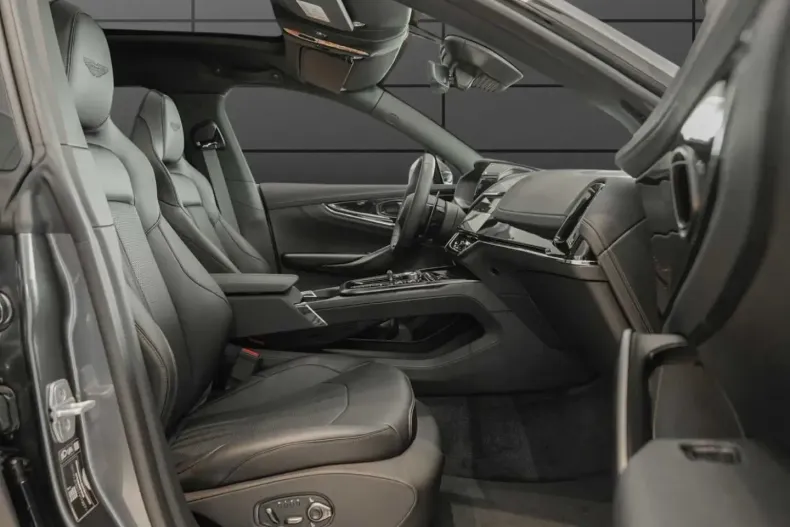 Aston Martin DBX din 2025 cu 9.990 km - oferta AST191205 - foto 14