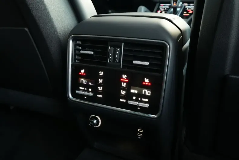 Porsche Cayenne din 2021 cu 26.000 km - oferta POR191230 - foto 25