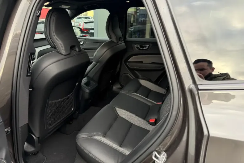 Volvo XC60 din 2024 cu 46.800 km - oferta VOL191240 - foto 14