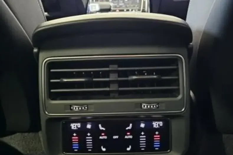 Audi Q8 din 2024 cu 26.391 km - oferta AUD191246 - foto 10