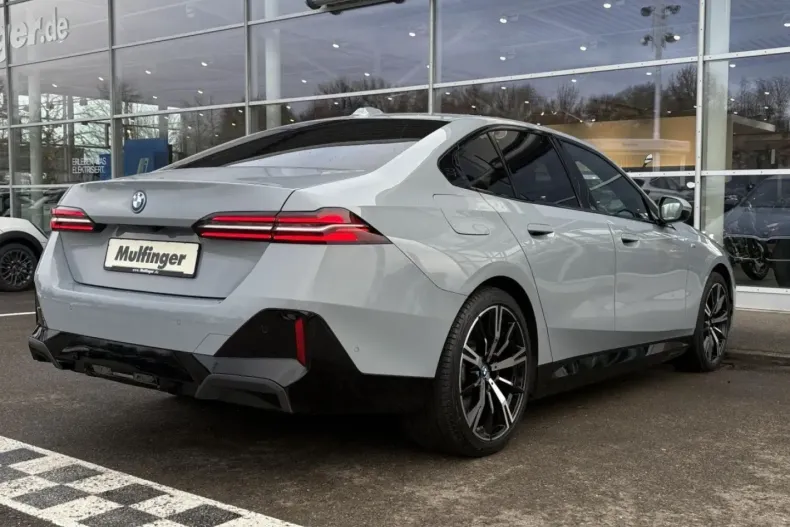 BMW 550 (Seria 5) din 2025 cu 40.469 km - oferta BMW191256 - foto 4