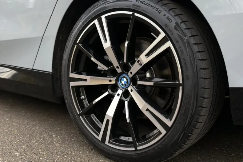 BMW 550 (Seria 5) din 2025 cu 40.469 km - oferta BMW191256 - foto 7