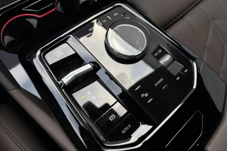 BMW 550 (Seria 5) din 2025 cu 40.469 km - oferta BMW191256 - foto 13