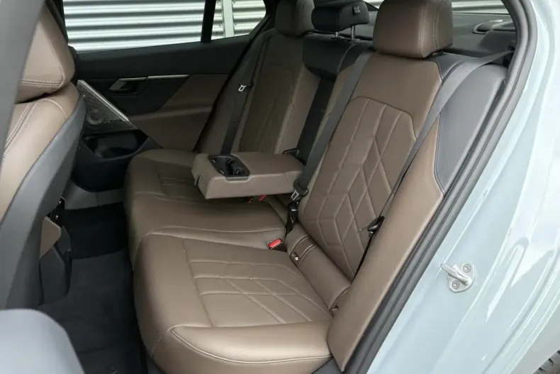 BMW 550 (Seria 5) din 2025 cu 40.469 km - oferta BMW191256 - foto 14