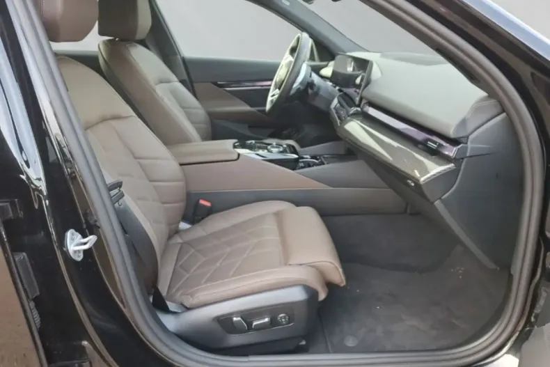 BMW 520 (Seria 5) din 2025 cu 25.144 km - oferta BMW191260 - foto 12