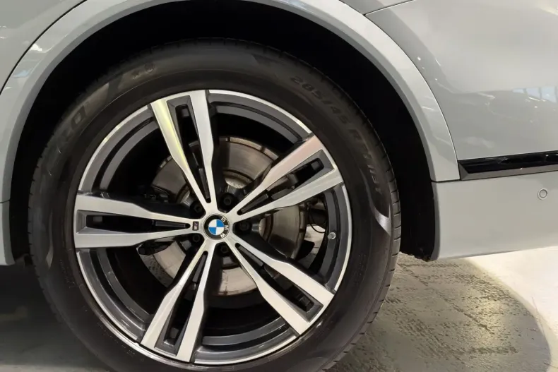 BMW X7 (Seria X) din 2024 cu 35.681 km - oferta BMW191287 - foto 12