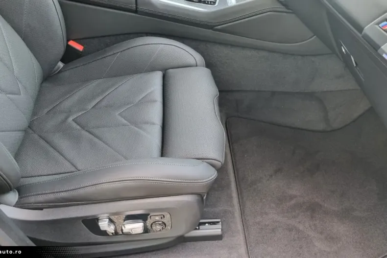 BMW XM (Seria X) din 2024 cu 25.000 km - oferta BMW191304 - foto 17