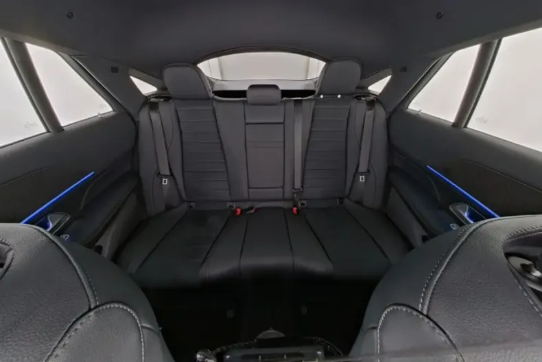 Mercedes-Benz GLE 300 (Clasa GLE) din 2025 cu 10.967 km - oferta MER191317 - foto 7