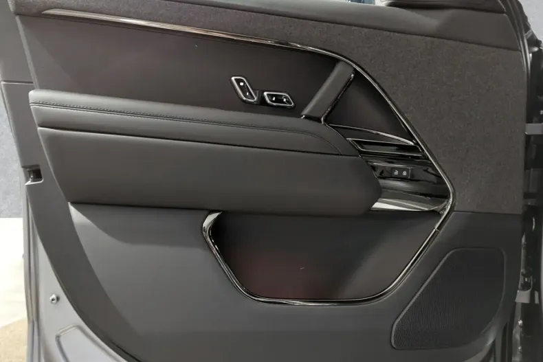 Land Rover Range Rover Sport din 2025 cu 11.500 km - oferta LAN191332 - foto 15