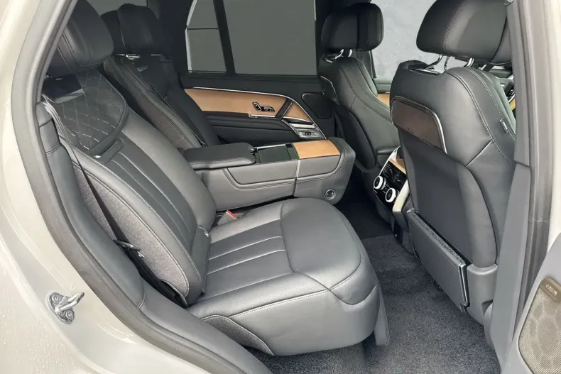 Land Rover Range Rover din 2023 cu 17.240 km - oferta LAN191333 - foto 5