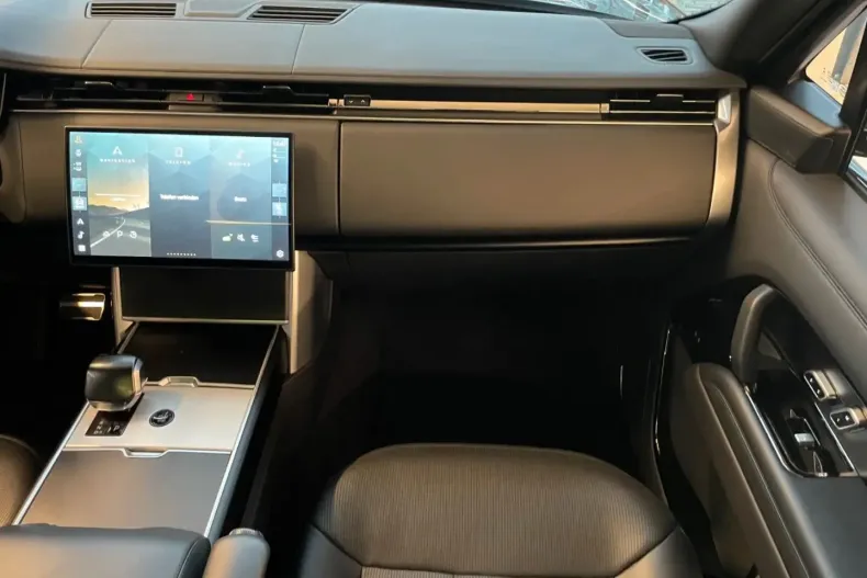 Land Rover Range Rover din 2024 cu 49.184 km - oferta LAN191338 - foto 18